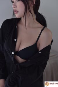 hình hot girl khoe tâm hồn đẹp