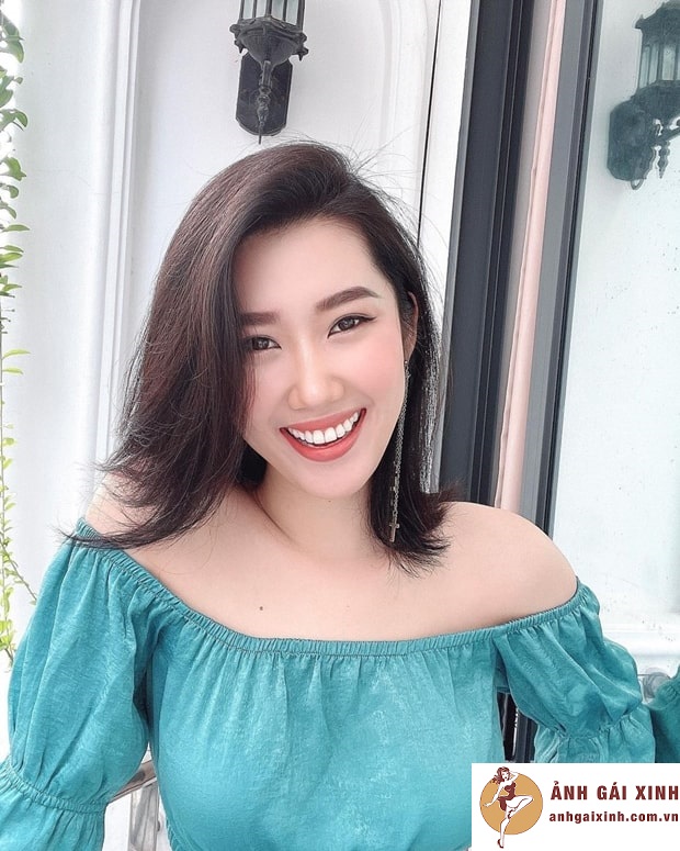 hình diễn viên thúy ngân sexy khoe dáng nuột nà