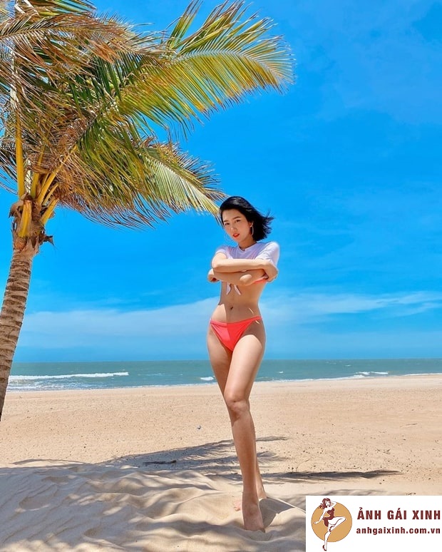 hình diễn viên thúy ngân sexy khoe dáng nuột nà