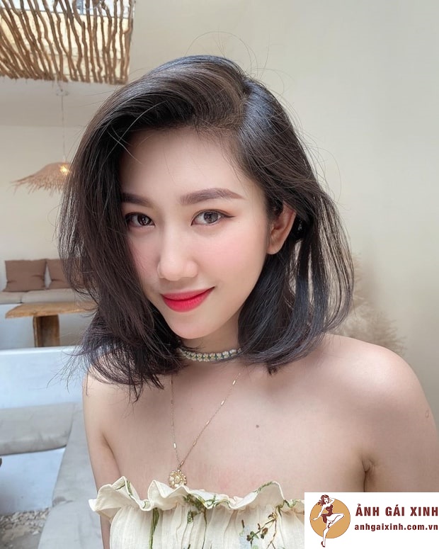 hình diễn viên thúy ngân sexy khoe dáng nuột nà