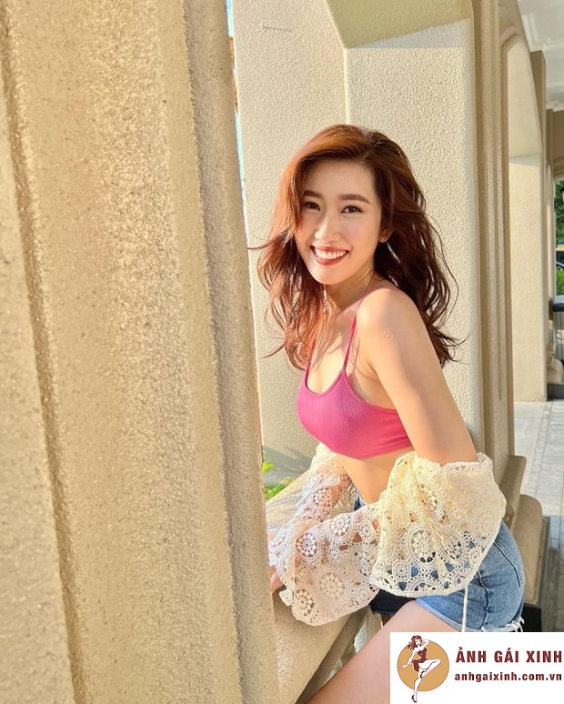 hình diễn viên thúy ngân sexy khoe dáng nuột nà