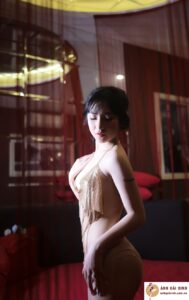 hình gái xinh khoe hàng lộ body